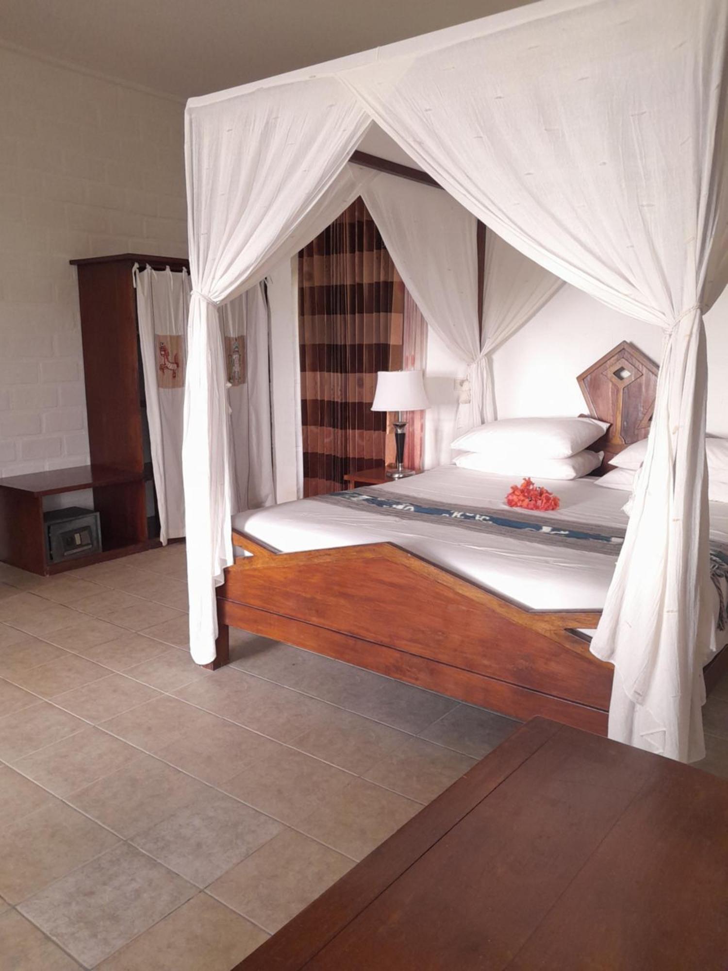 Sumba Nautil Resort Deke Eksteriør bilde
